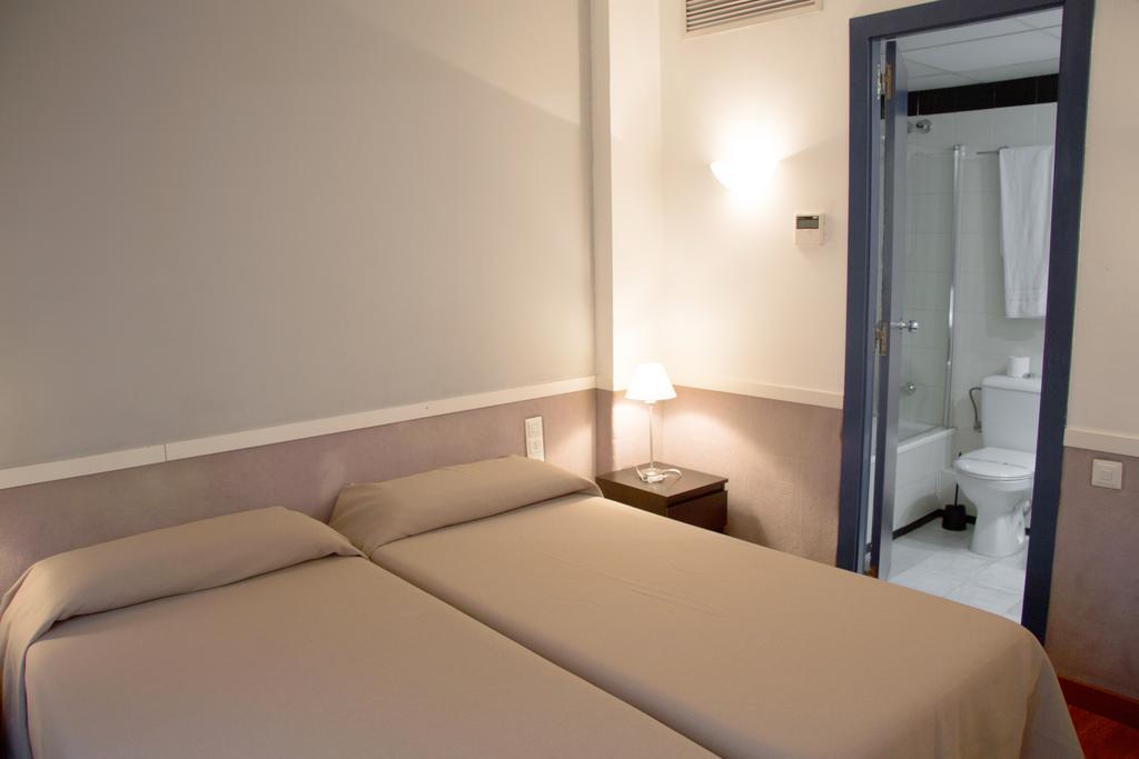 Apartamentos Descartes Barcelona Exterior foto