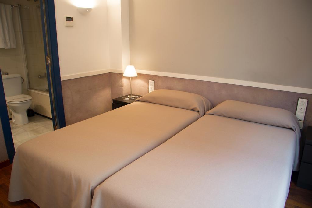 Apartamentos Descartes Barcelona Exterior foto