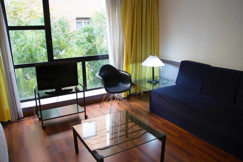 Apartamentos Descartes Barcelona Exterior foto